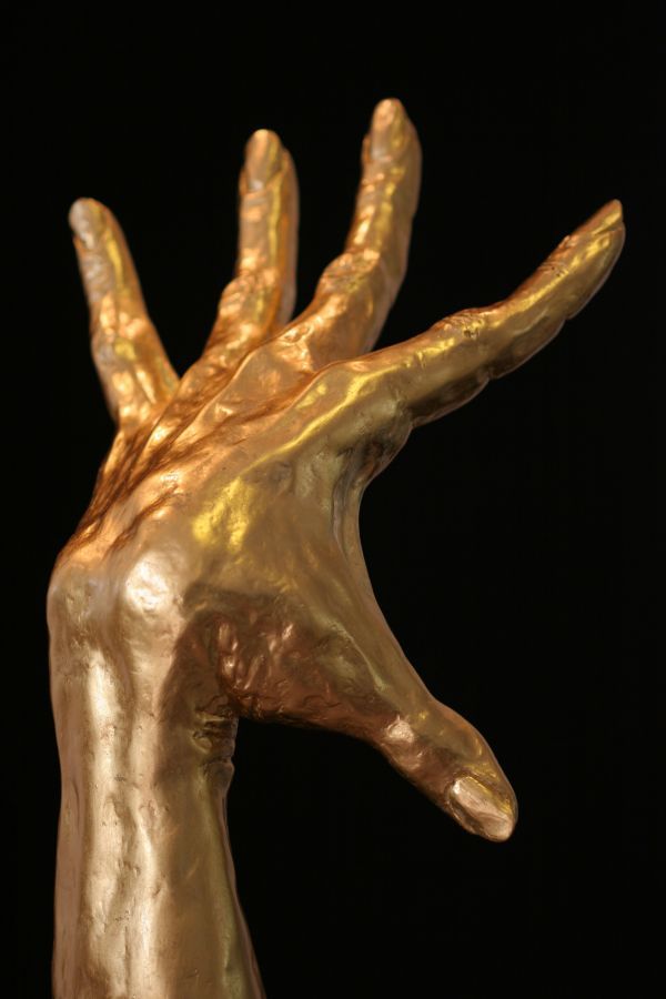 027270c2a385cb9f36c89bf6bd22eb7a--hand-sculpture-life-casting-sculpture.jpg