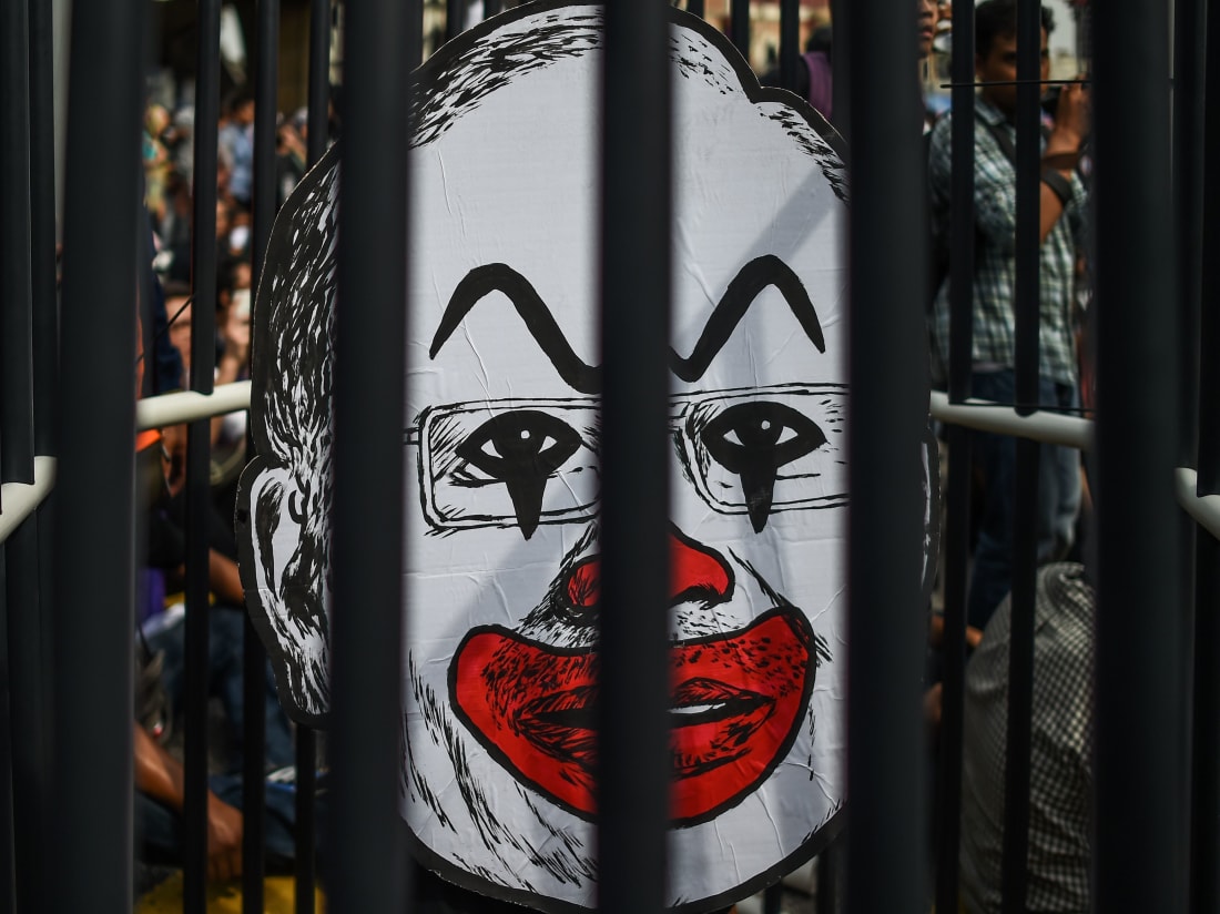 http___cdn.cnn.com_cnnnext_dam_assets_161013122248-fahmi-reza-najib-clown.jpg