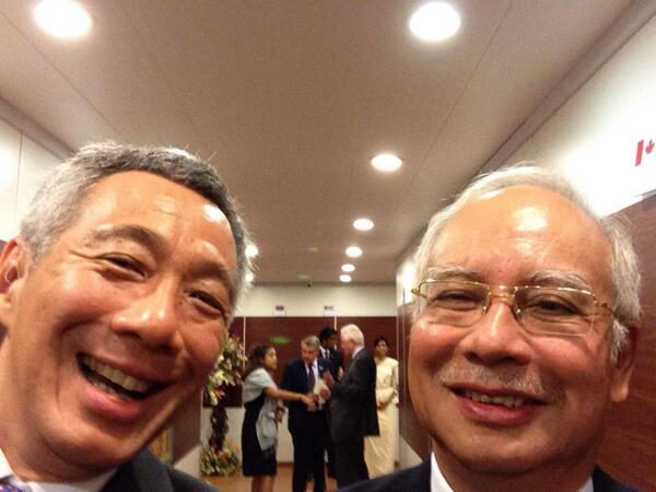 lee-hsien-loong-najib-selfie.jpg