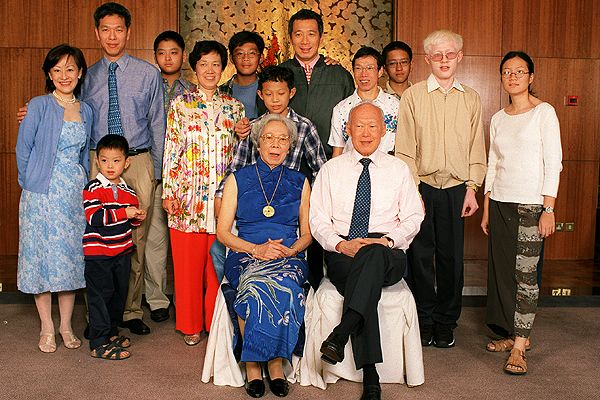 LKY_family.jpg