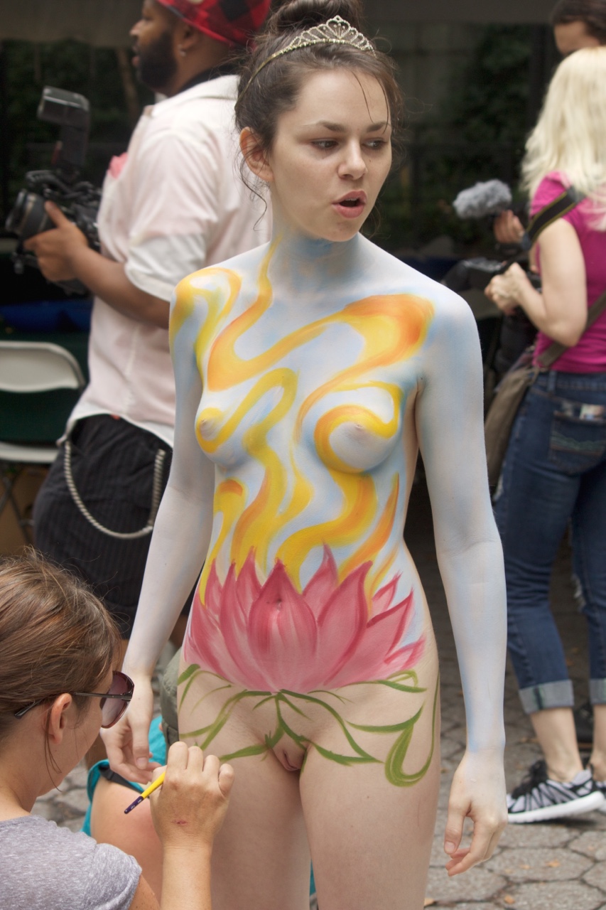 Body painting fille nu